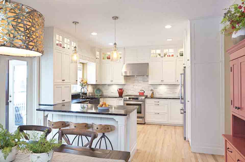 Bright white kitchen 