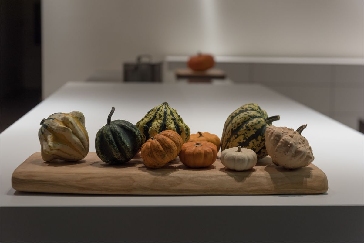 minimal table decor for fall 