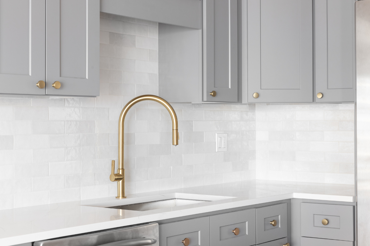 cabinet hardware to make cabinets look more modern