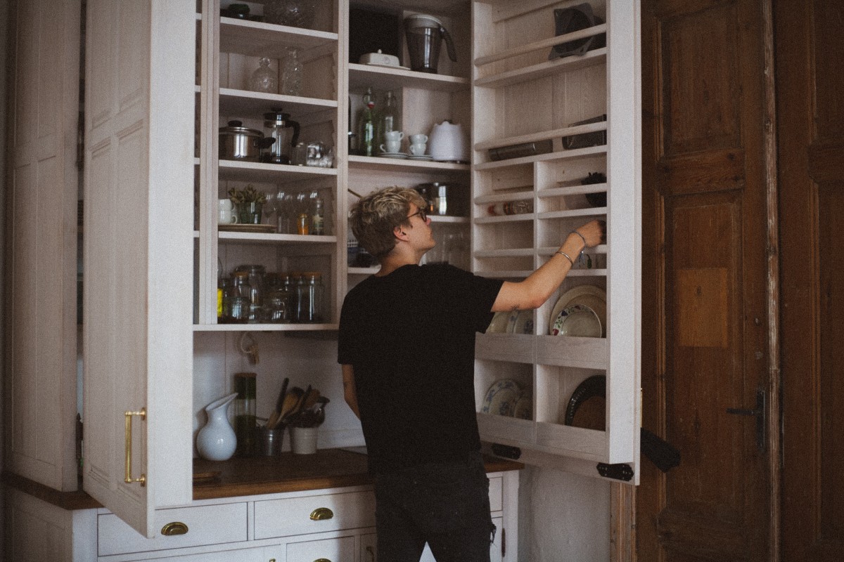 Corner wall cabinets