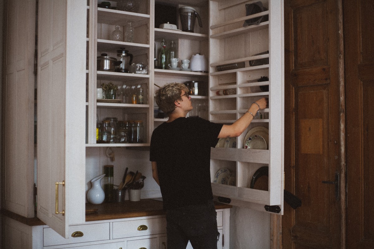 Corner wall cabinets