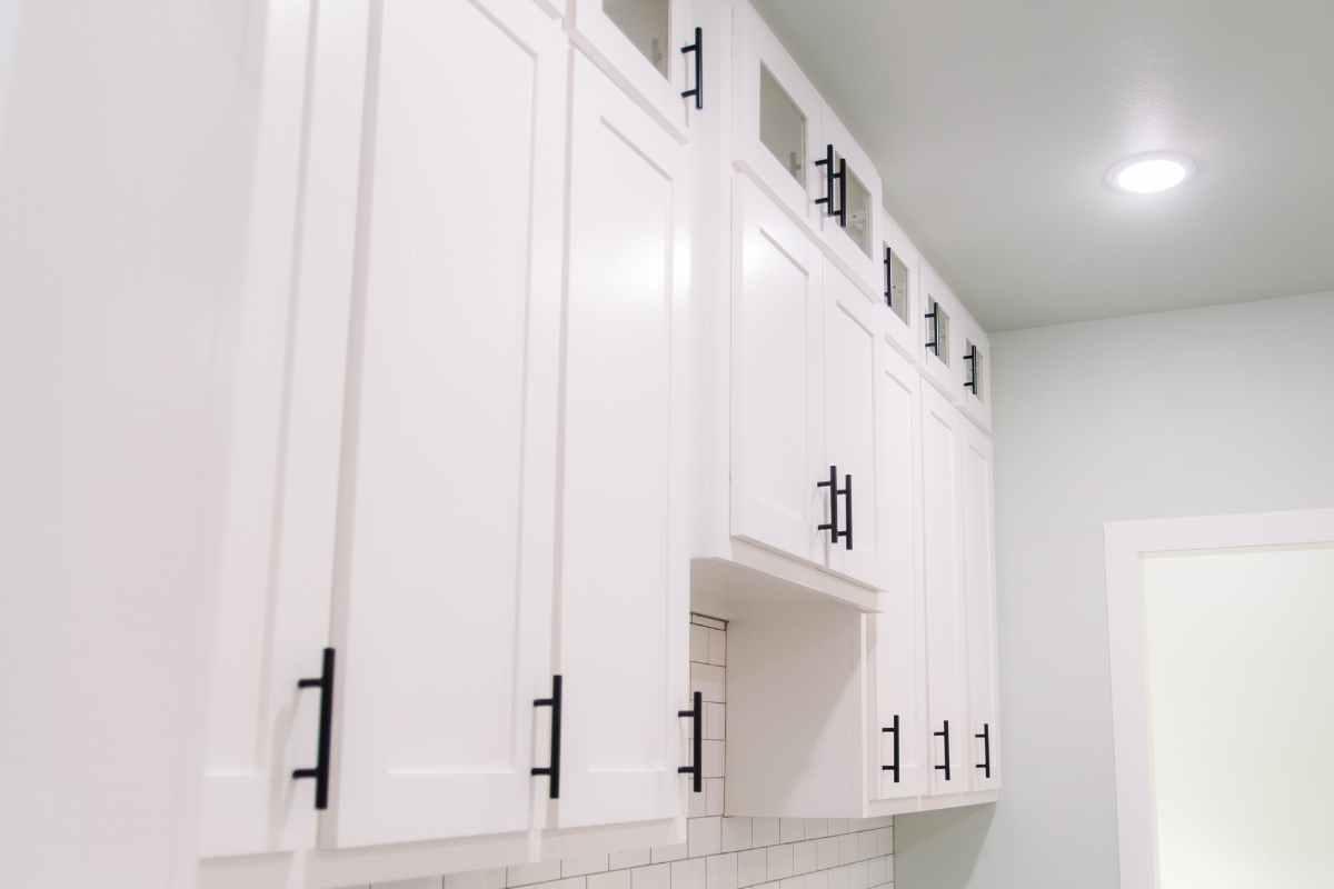 white kitchen cabinets